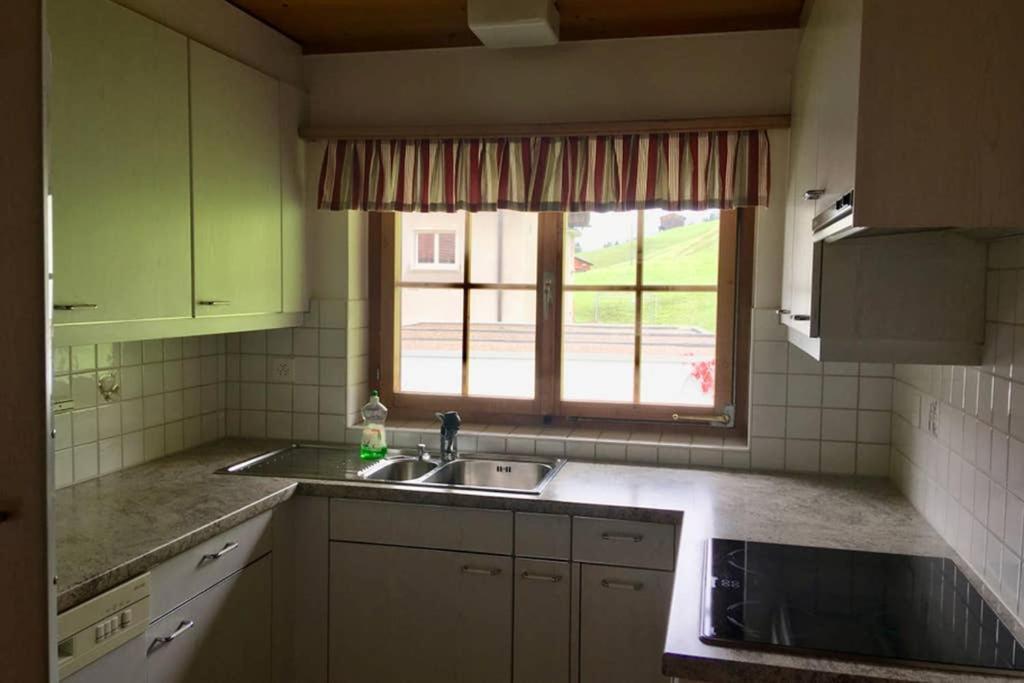 Ferienwohnung Uf Z'Enisch Klosters-Serneus Extérieur photo