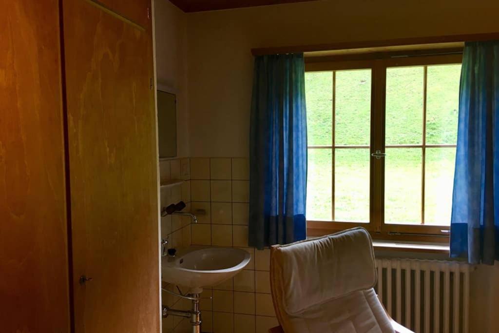 Ferienwohnung Uf Z'Enisch Klosters-Serneus Extérieur photo