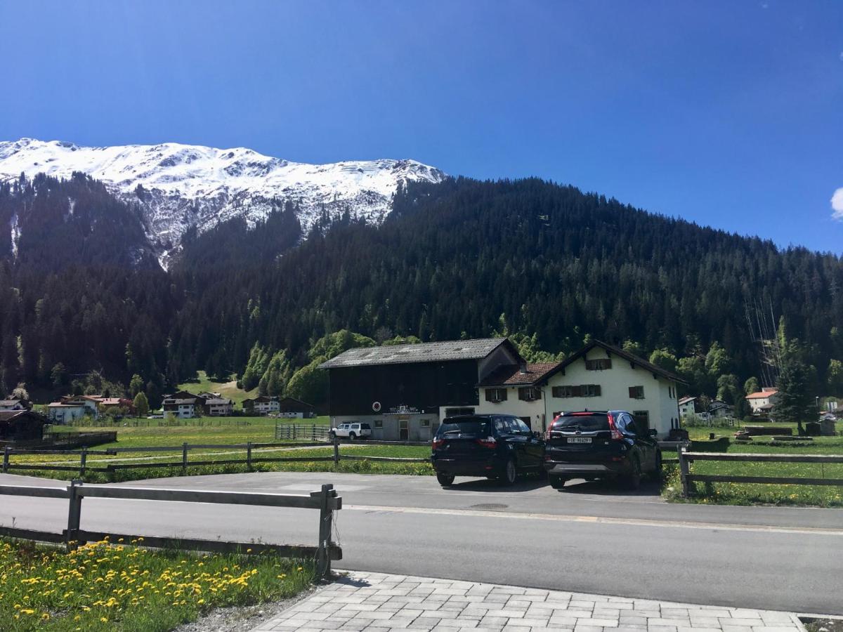 Ferienwohnung Uf Z'Enisch Klosters-Serneus Extérieur photo