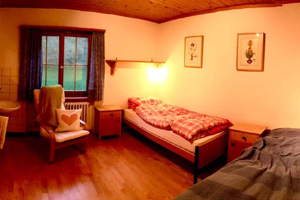 Ferienwohnung Uf Z'Enisch Klosters-Serneus Extérieur photo