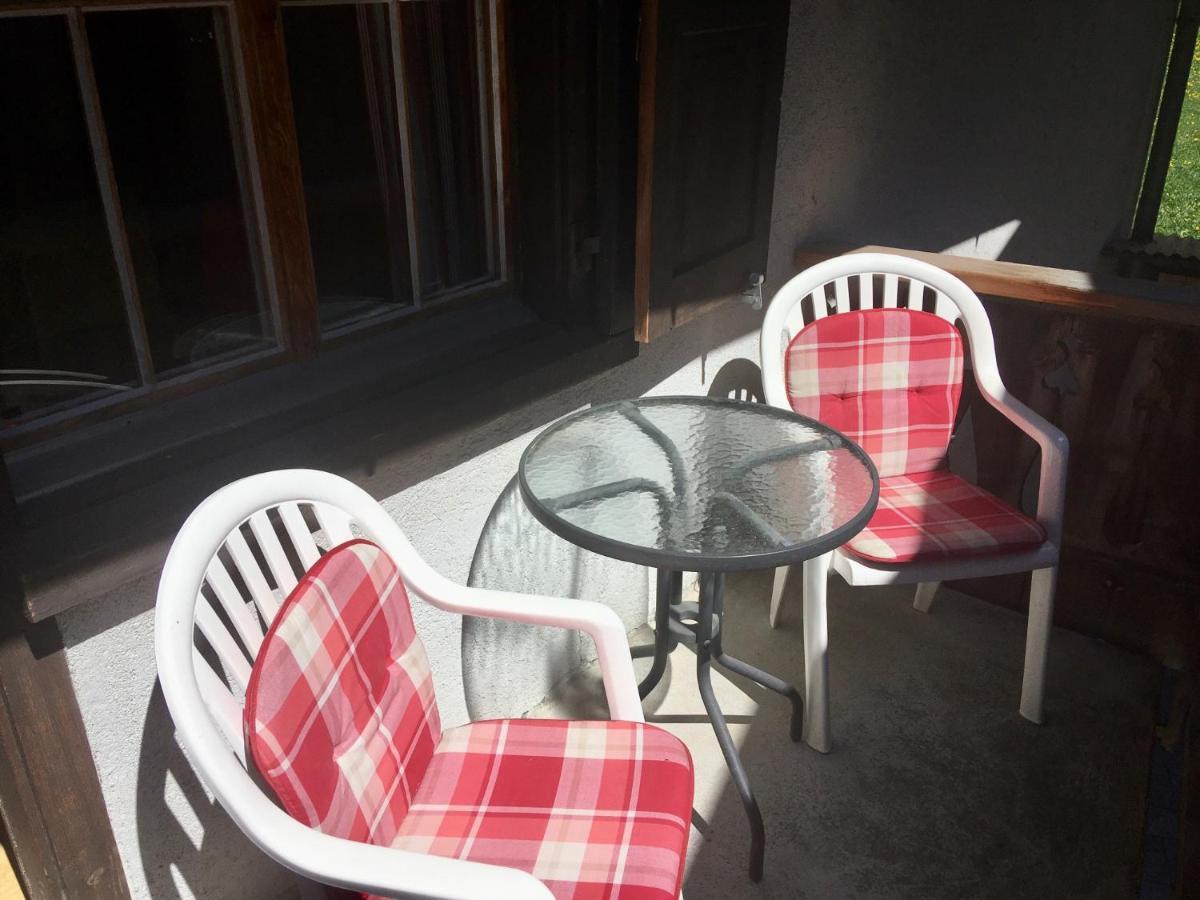 Ferienwohnung Uf Z'Enisch Klosters-Serneus Extérieur photo