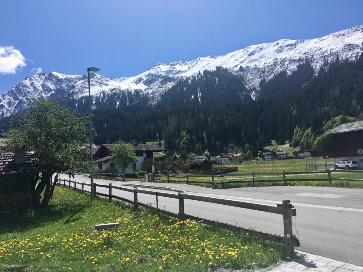 Ferienwohnung Uf Z'Enisch Klosters-Serneus Extérieur photo