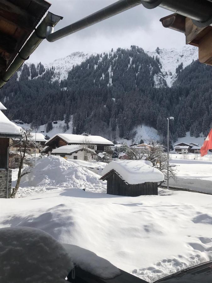 Ferienwohnung Uf Z'Enisch Klosters-Serneus Extérieur photo