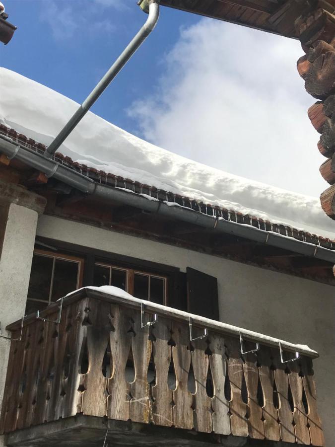 Ferienwohnung Uf Z'Enisch Klosters-Serneus Extérieur photo