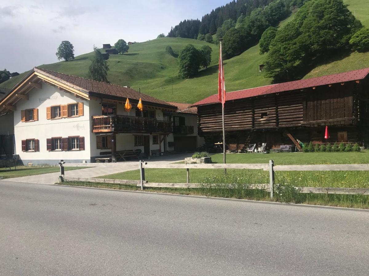 Ferienwohnung Uf Z'Enisch Klosters-Serneus Extérieur photo