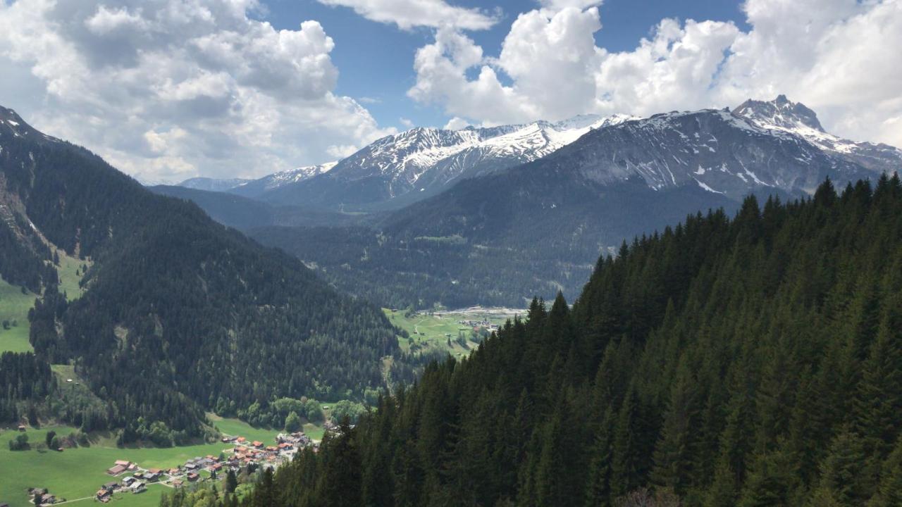 Ferienwohnung Uf Z'Enisch Klosters-Serneus Extérieur photo