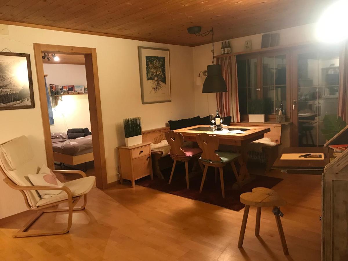 Ferienwohnung Uf Z'Enisch Klosters-Serneus Extérieur photo