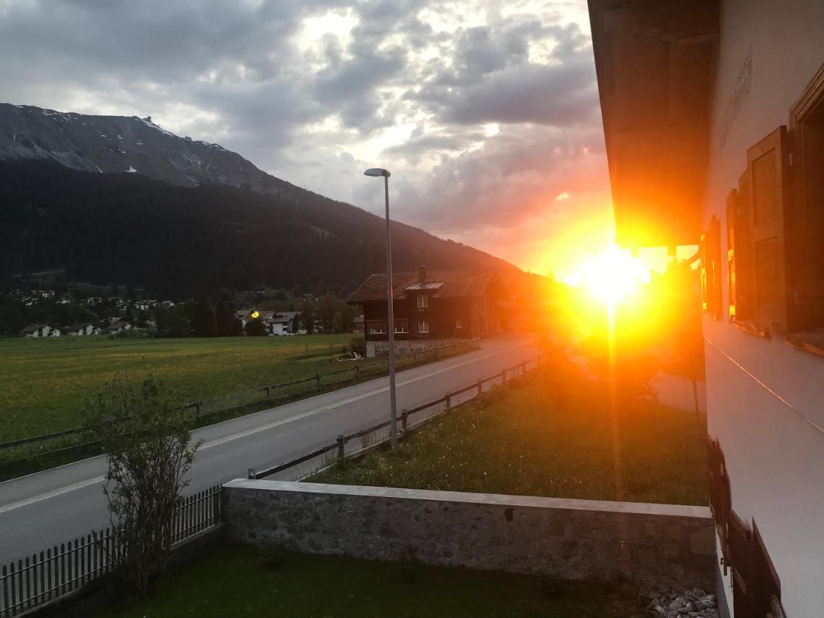 Ferienwohnung Uf Z'Enisch Klosters-Serneus Extérieur photo