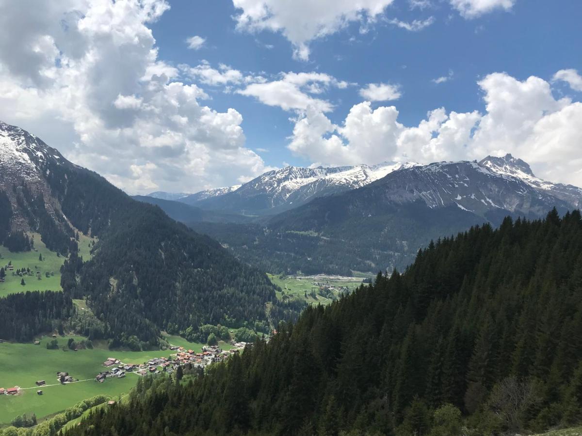 Ferienwohnung Uf Z'Enisch Klosters-Serneus Extérieur photo