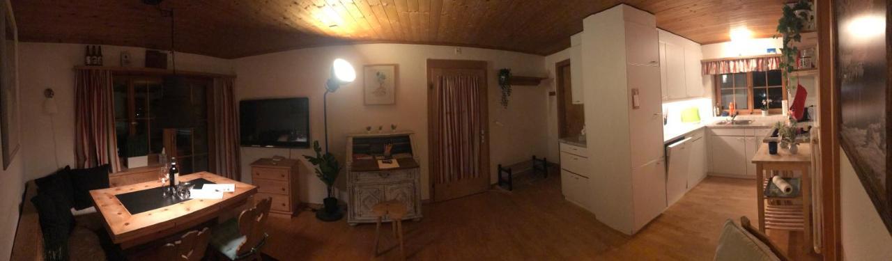 Ferienwohnung Uf Z'Enisch Klosters-Serneus Extérieur photo