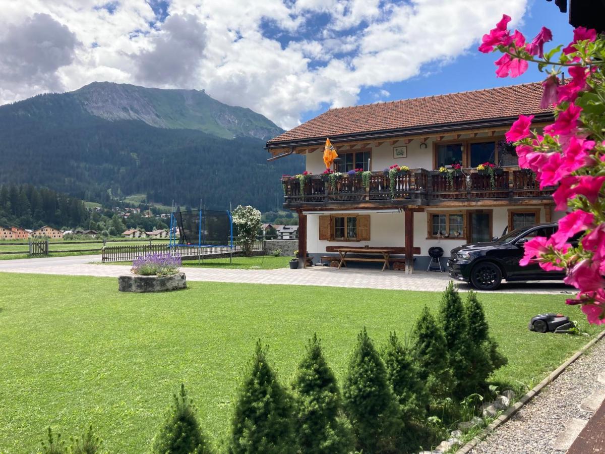 Ferienwohnung Uf Z'Enisch Klosters-Serneus Extérieur photo